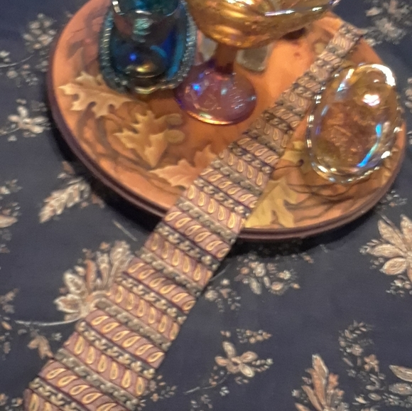 100% silk Arrow Paisley green and brown dress tie - Picture 2 of 8